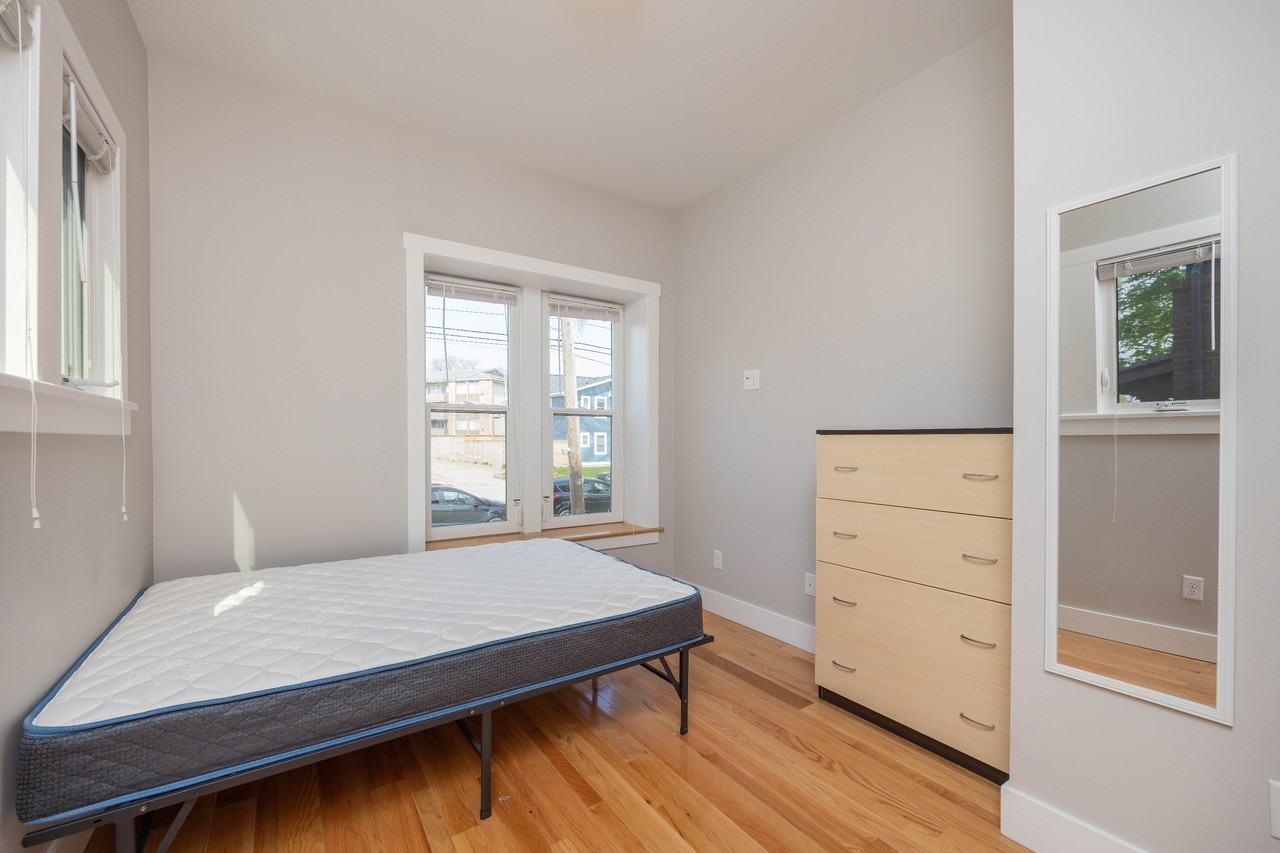 827 E University Ave #1 - Photo 5 of 16
