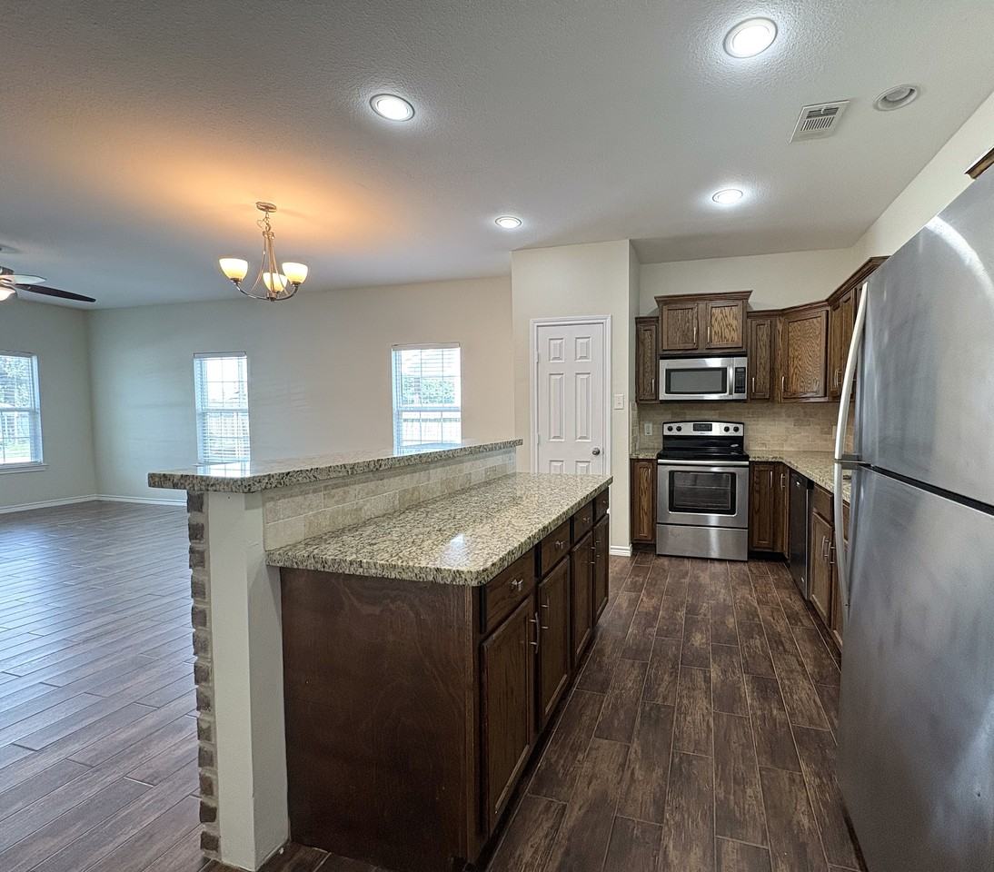 1105 Carolina St #1 - Photo 5 of 18