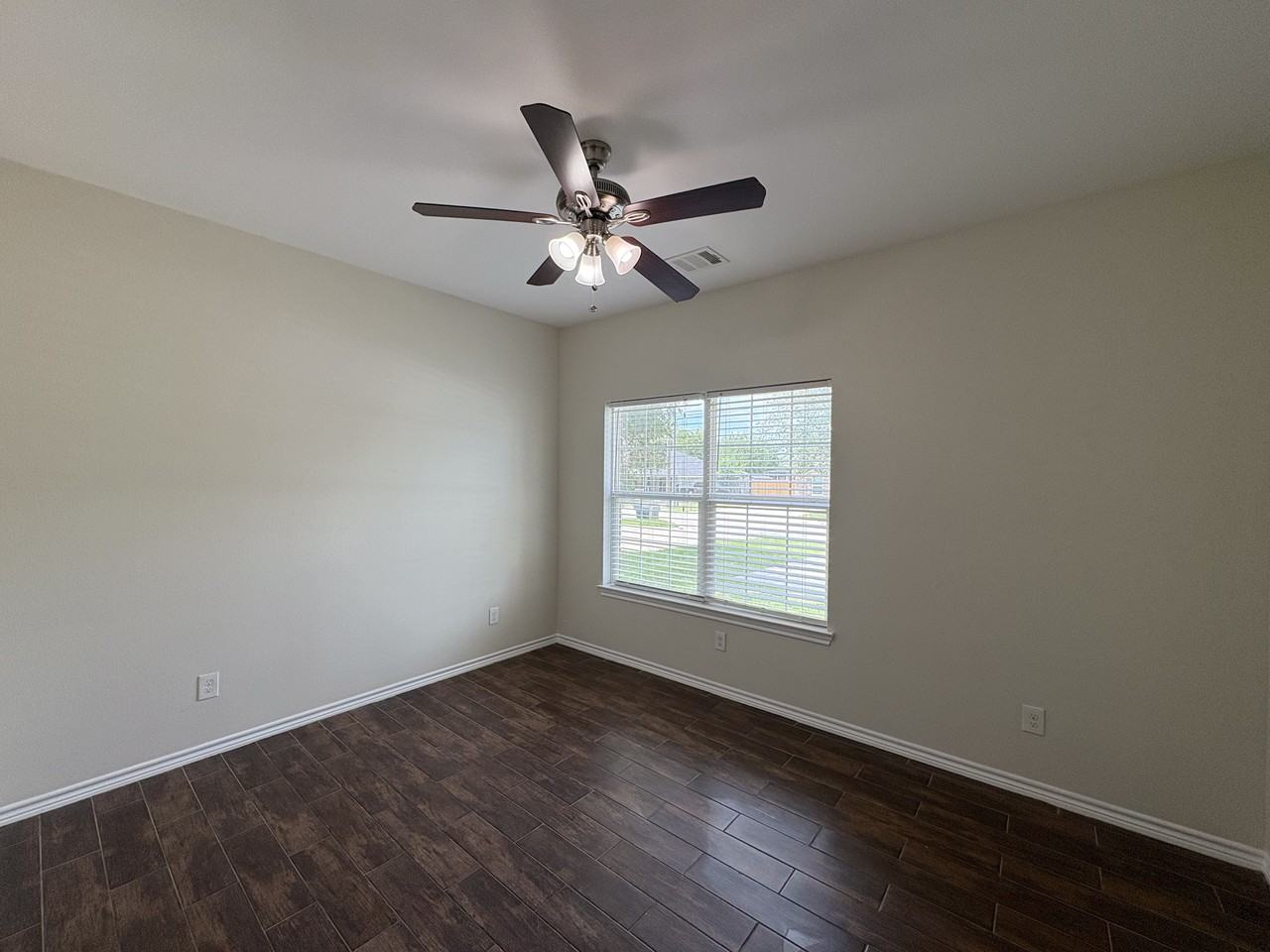 1105 Carolina St #1 - Photo 6 of 18