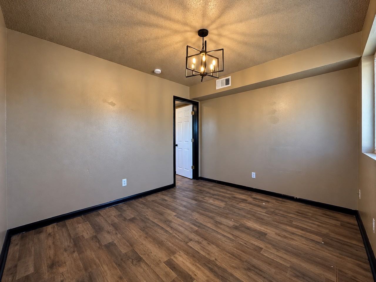1843 France St #1843 - Photo 2 of 11