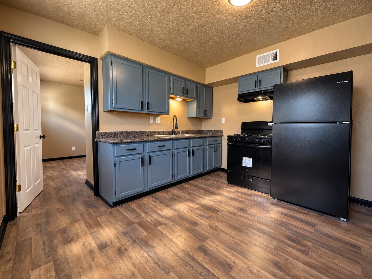 1843 France St #1843 - Photo 6 of 11