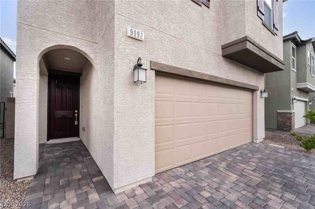 9092 Nostrand Ave - Photo 4 of 38