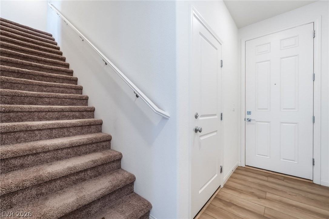 9092 Nostrand Ave - Photo 5 of 38