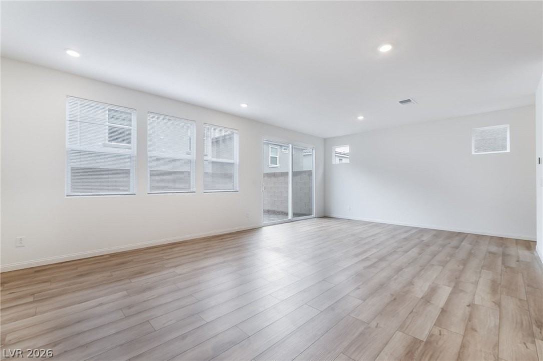 9092 Nostrand Ave - Photo 6 of 38