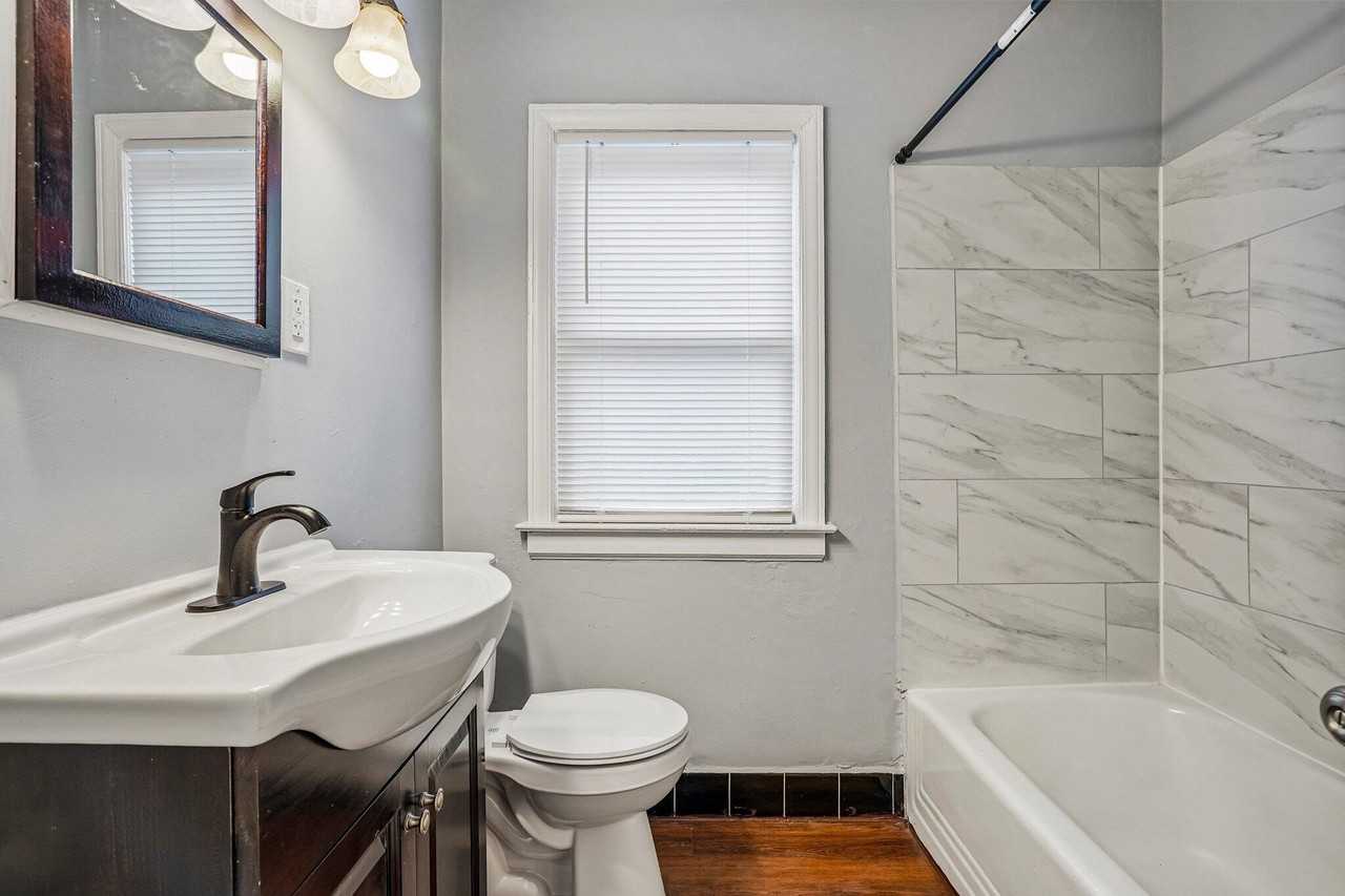 11684 Prest St - Photo 5 of 32