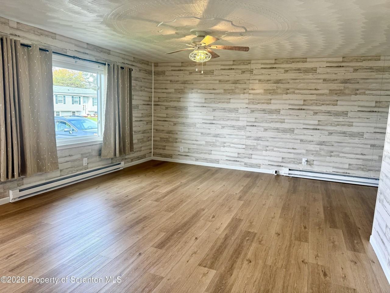 209 Pleasant View Dr - Photo 3 of 13