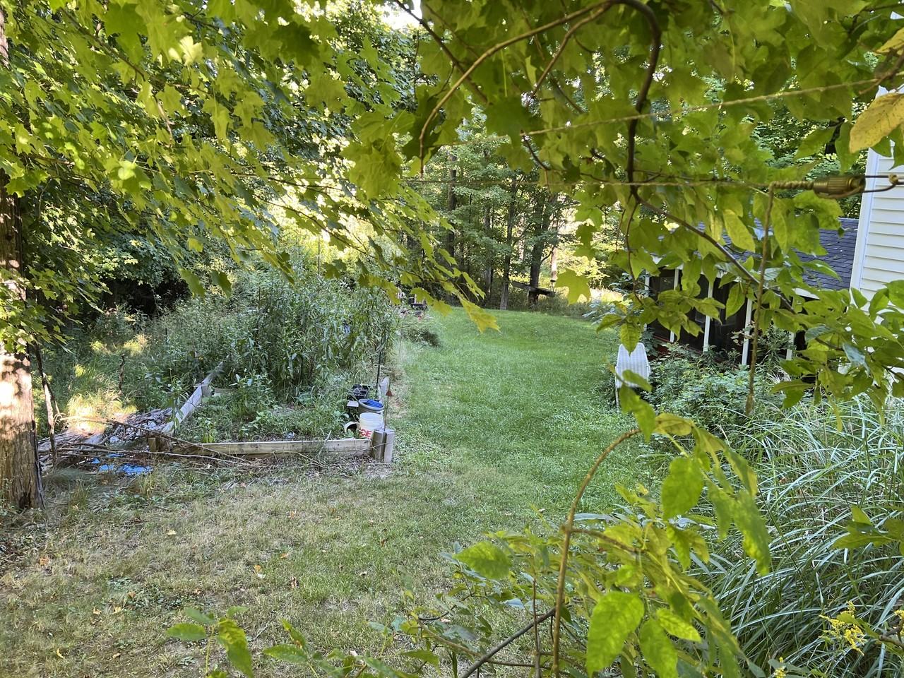 269 Coy Glen Rd - Photo 6 of 11