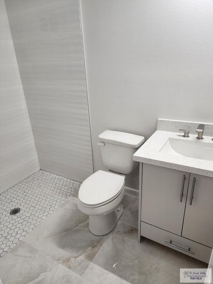 2721 Pennsylvania Ave - Photo 7 of 19