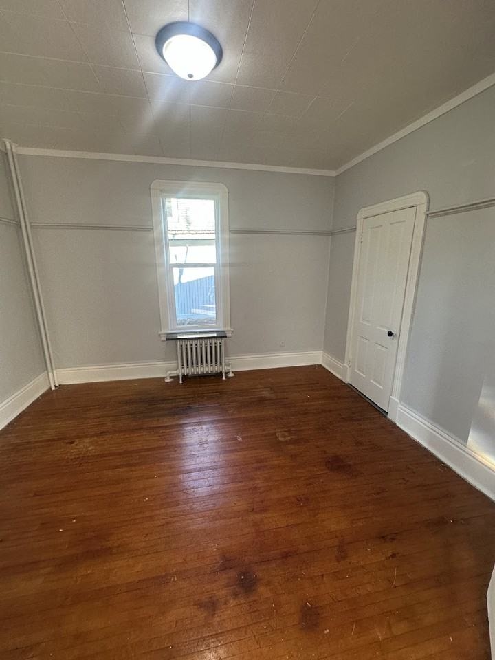 1528 E 4th St #1 - Photo 4 of 21