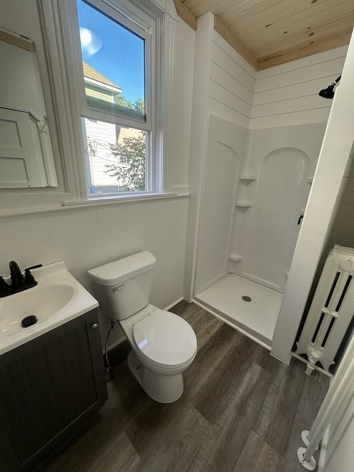 1528 E 4th St #1 - Photo 6 of 21