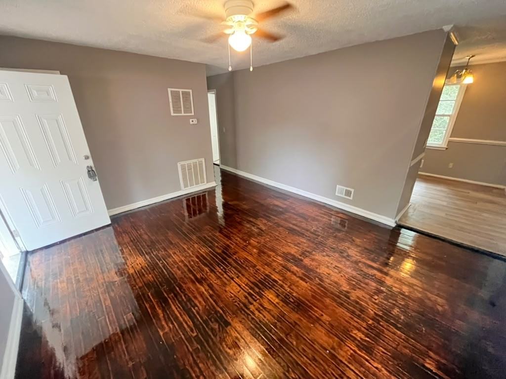 116 Larchwood Dr #1 - Photo 2 of 6