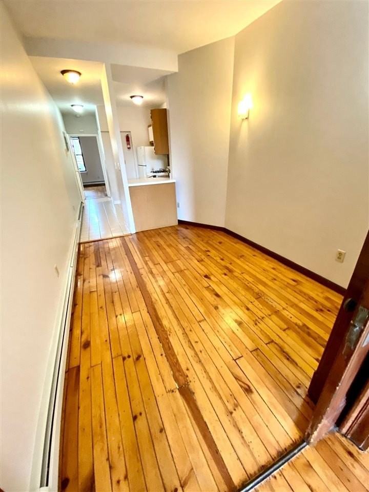 206 7th St #3R - Photo 7 of 15