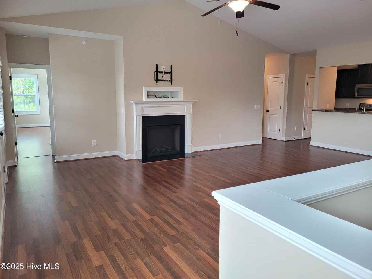 1913 Covengton Way #203 - Photo 6 of 19