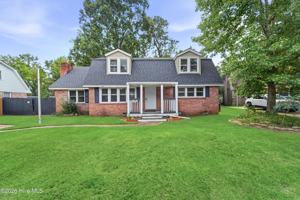 featured image of 104 King Richard Ct