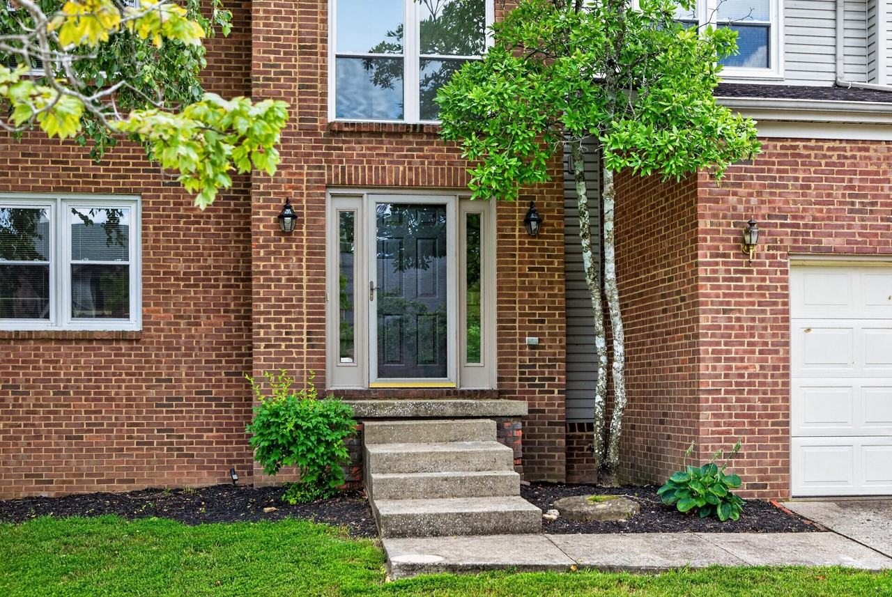4168 Watertrace Dr - Photo 3 of 47