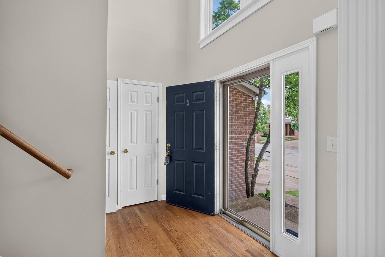 4168 Watertrace Dr - Photo 4 of 47