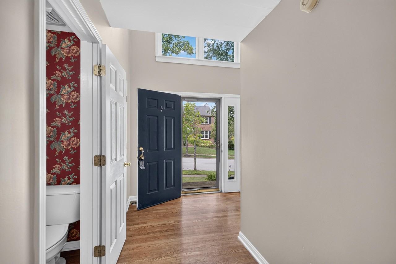 4168 Watertrace Dr - Photo 5 of 47