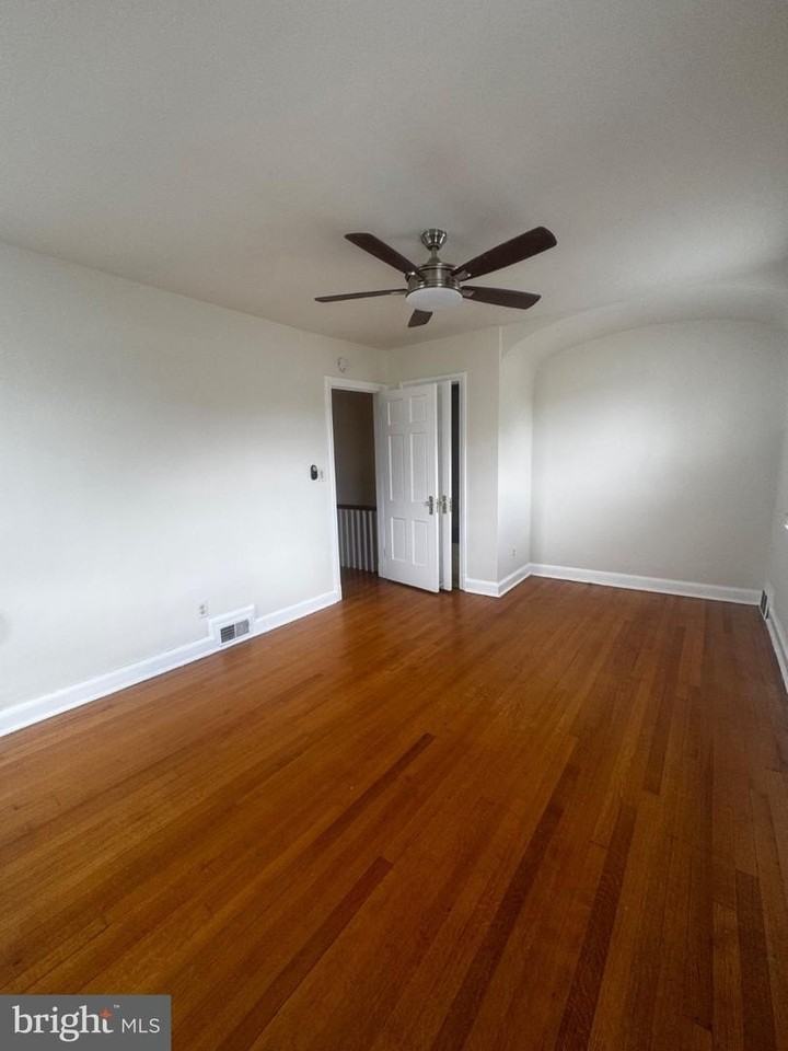 4729 12th St Ne - Photo 4 of 24