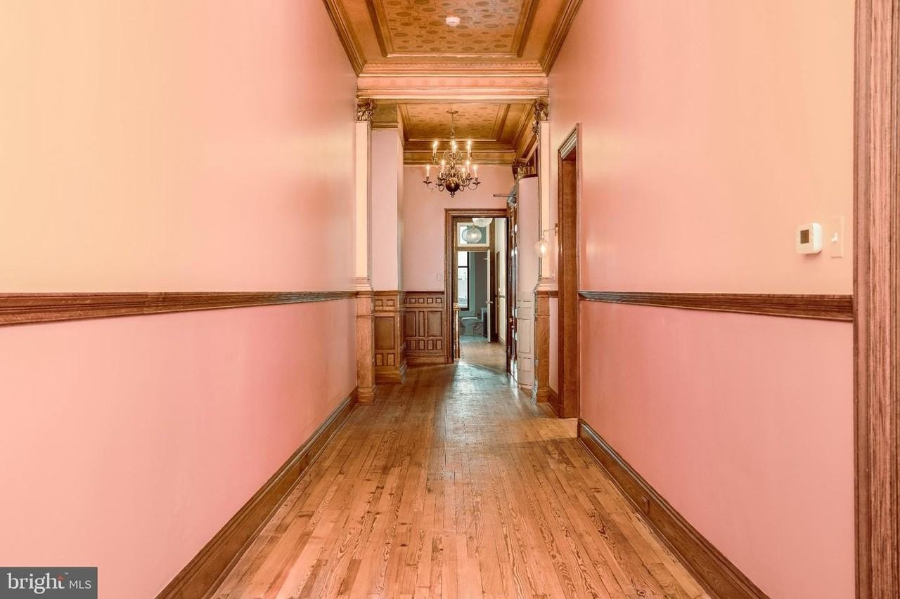 715 Washington Pl - Photo 2 of 15