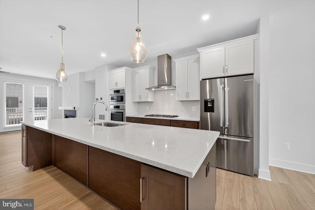 4937 Purdy Aly - Photo 4 of 32