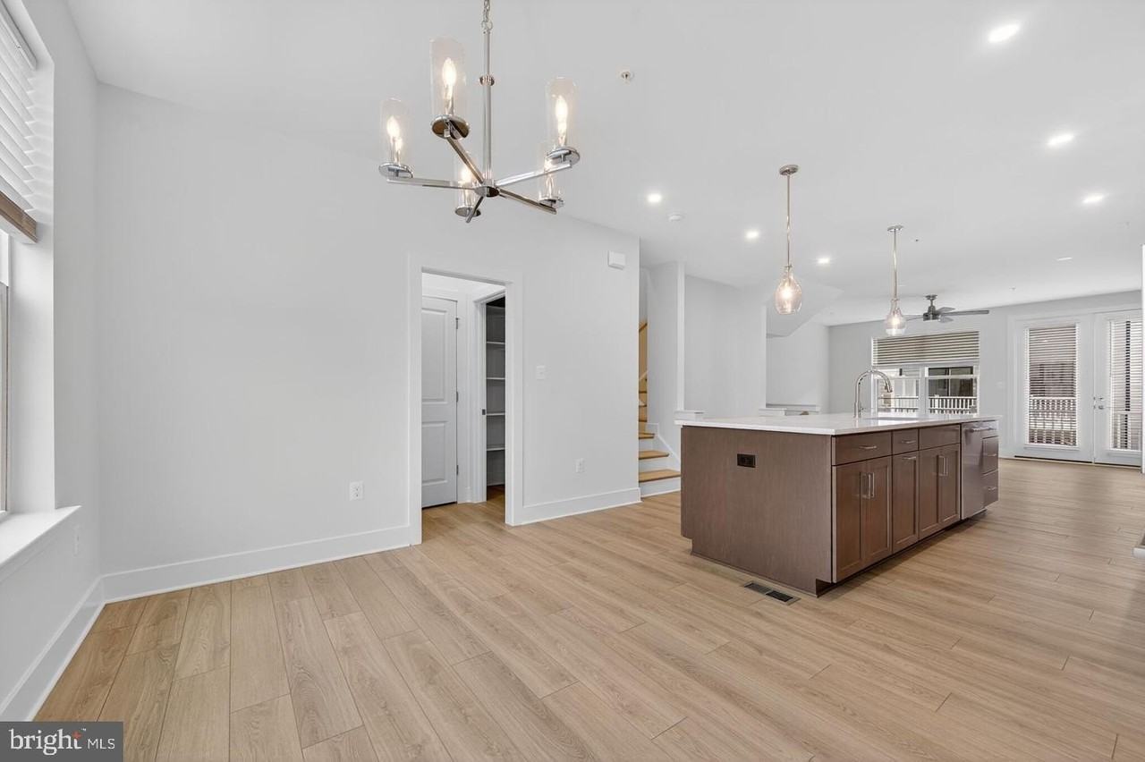 4937 Purdy Aly - Photo 6 of 32