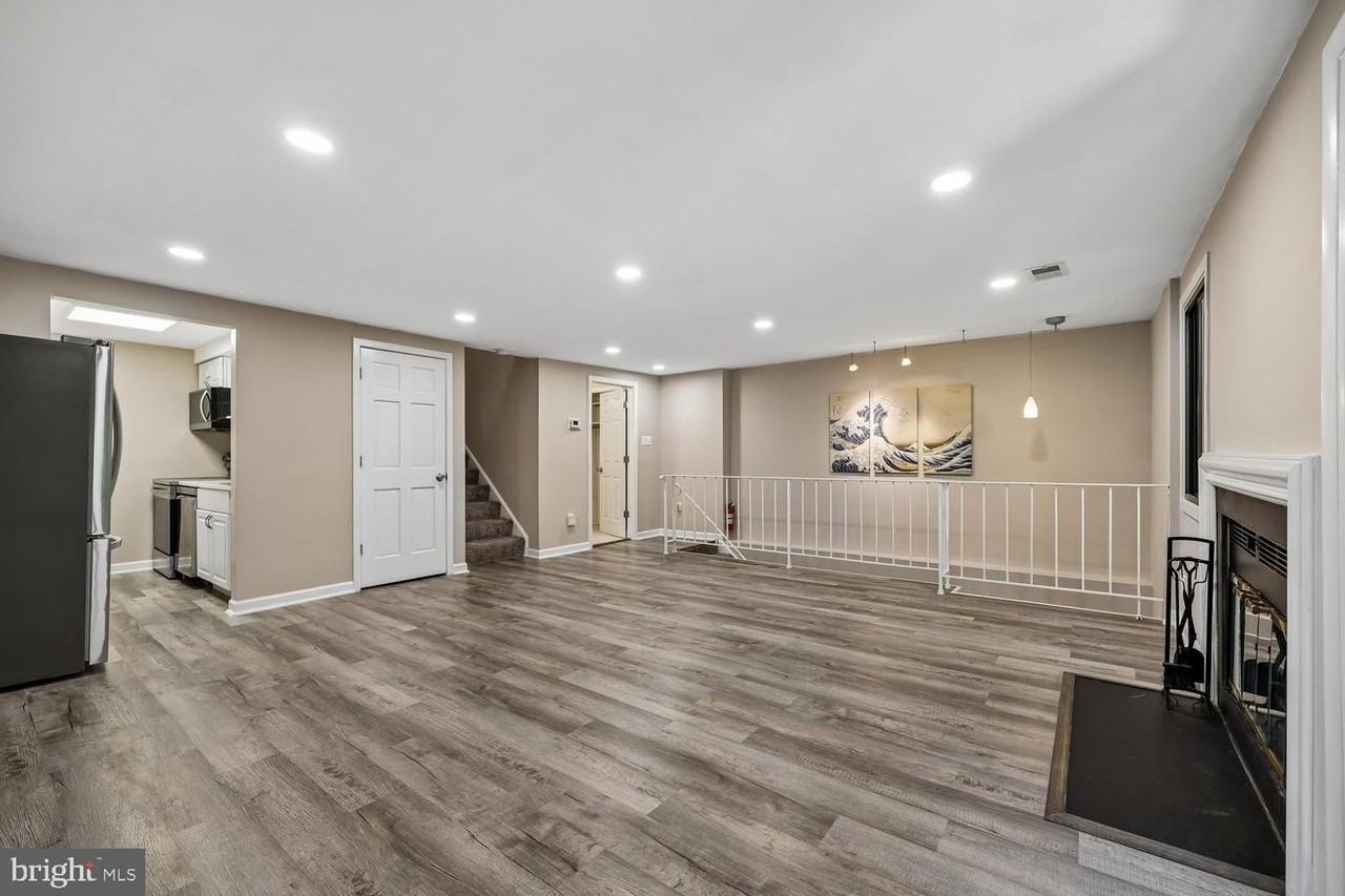 9753 Hellingly Pl - Photo 7 of 44