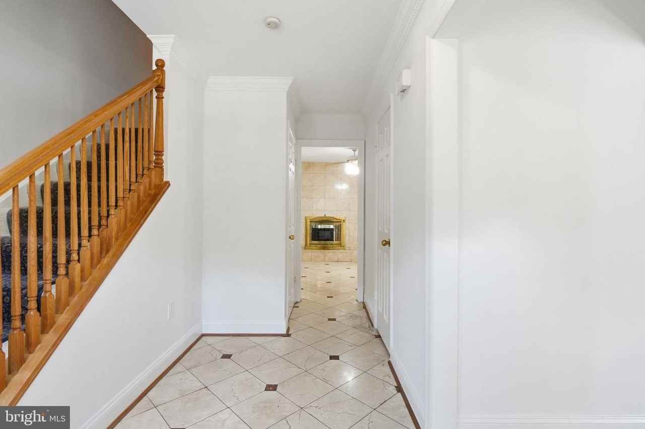 6503 Anna Maria Ct - Photo 3 of 50