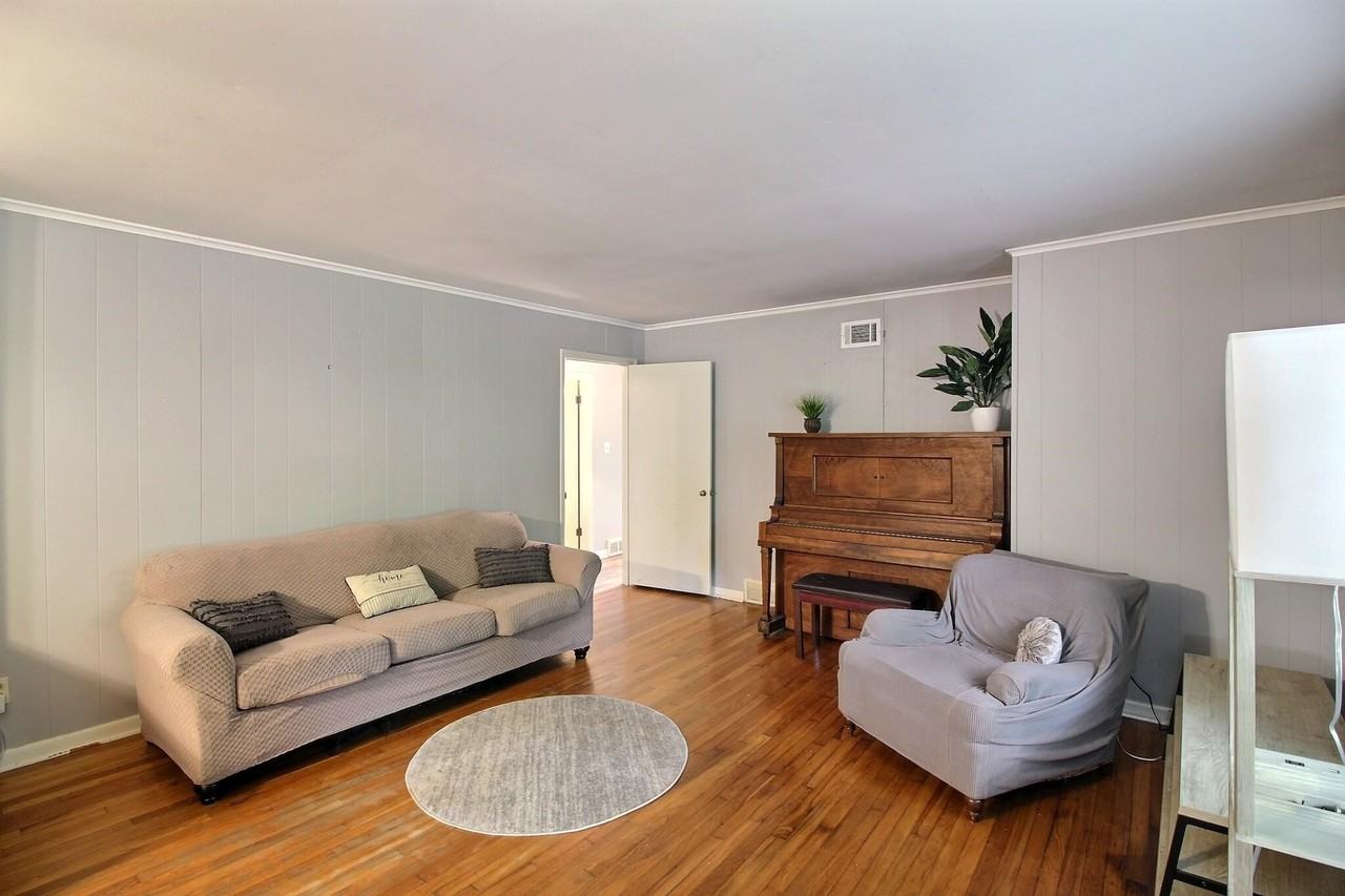 534 S Center St - Photo 3 of 21