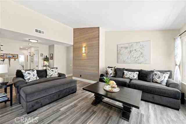 3122 S Center St - Photo 7 of 8
