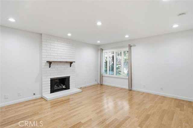 17617 Fremont St - Photo 3 of 8