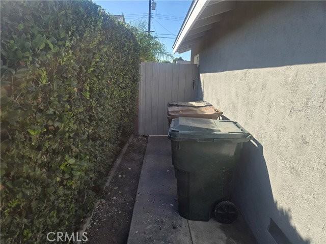 6162 Ludlow Ave - Photo 2 of 8