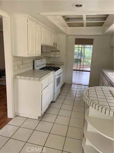 615 Avenida Vaquero - Photo 7 of 8