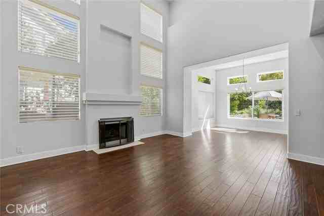 22420 Pinewood Ct - Photo 4 of 8