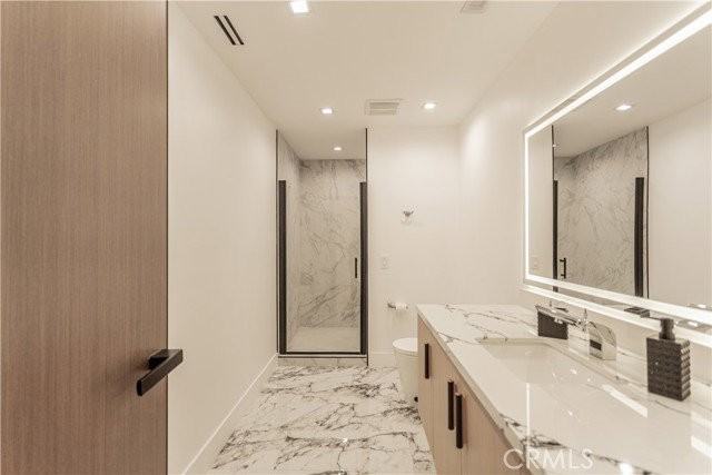 5509 Oakdale Ave - Photo 5 of 8