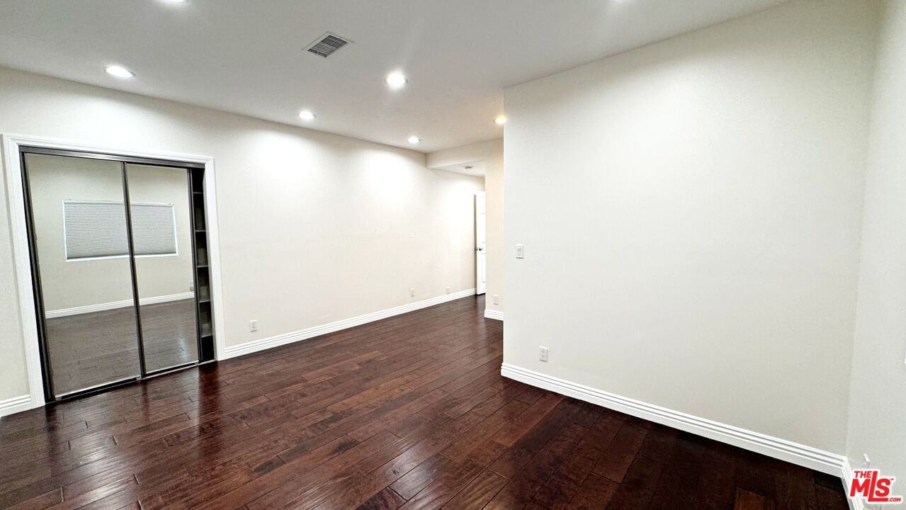 6433 Oakdale Ave - Photo 2 of 8