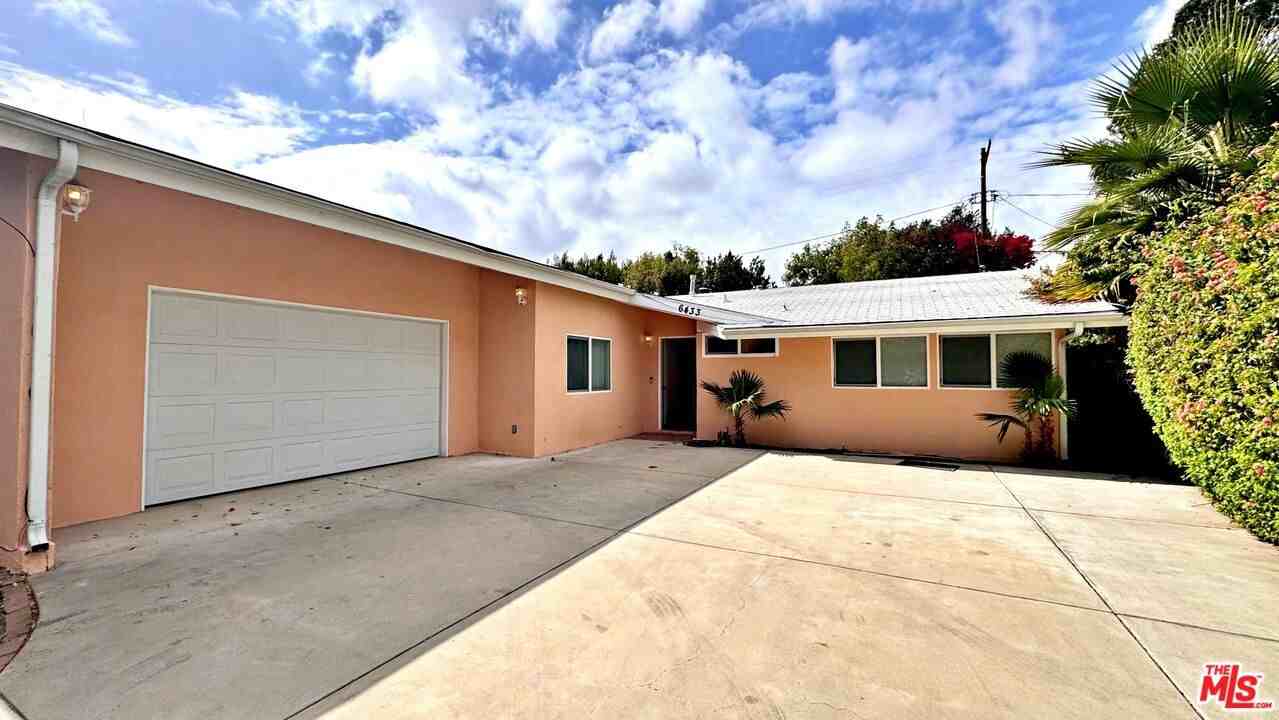6433 Oakdale Ave - Photo 4 of 8
