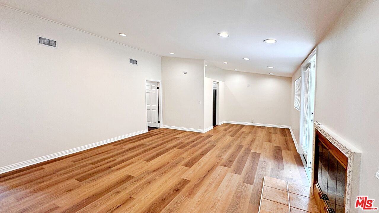 6433 Oakdale Ave - Photo 5 of 8