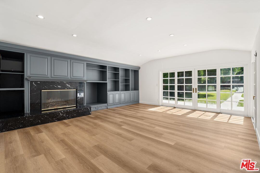 23060 Hatteras St - Photo 7 of 8