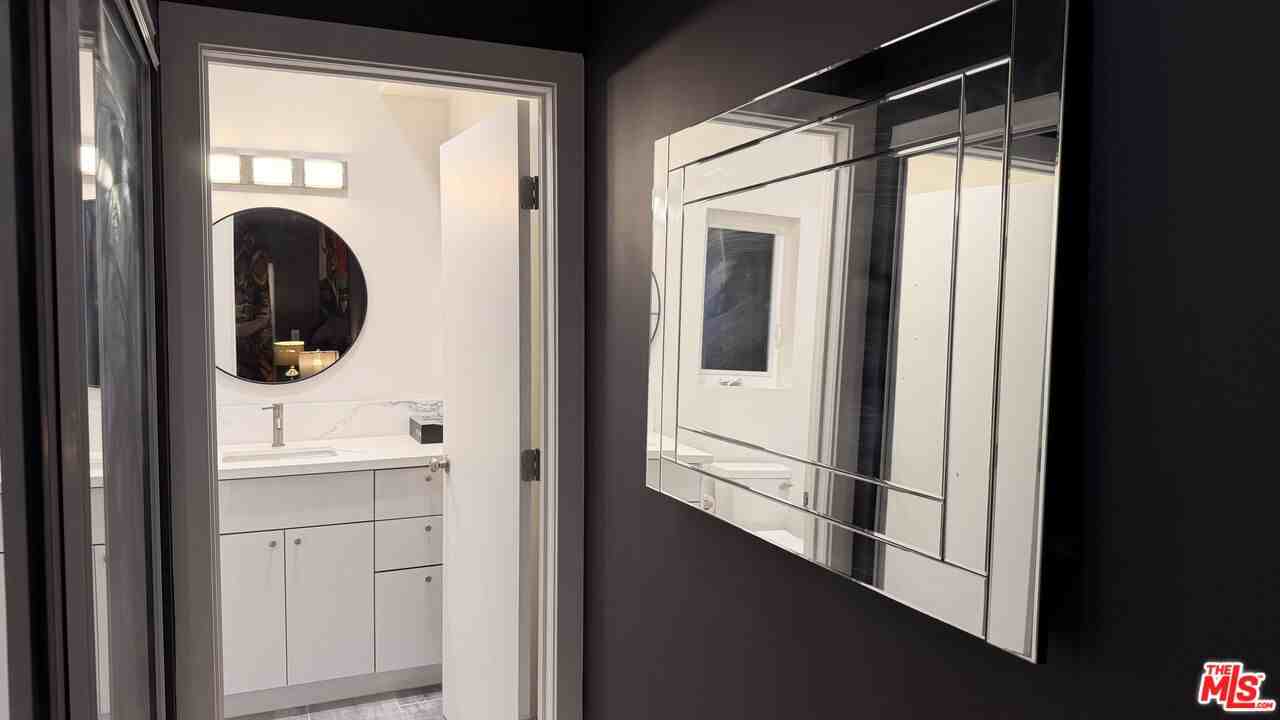 10959 Calvert St - Photo 7 of 8