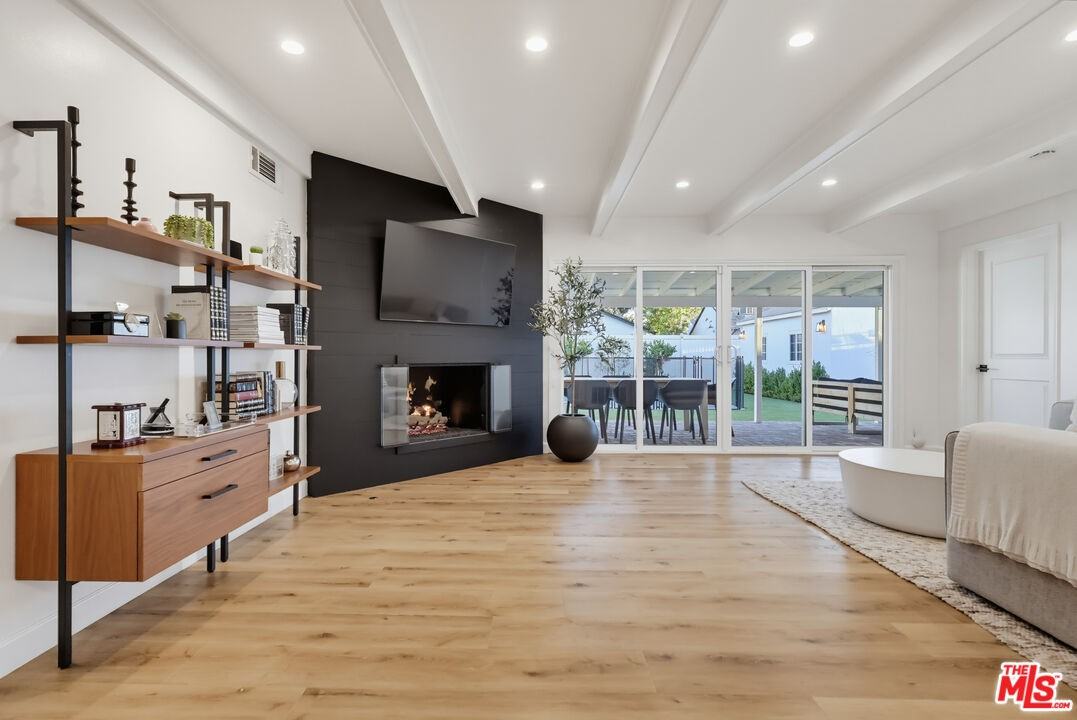 12822 Waddell St - Photo 6 of 8