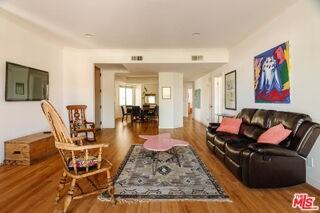 10336 Almayo Ave #302 - Photo 4 of 8