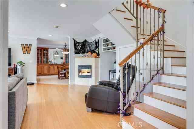 3663 Almeria St - Photo 4 of 8