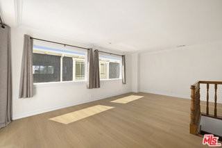 234 29th St - Photo 4 of 8