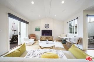 642 Hermosa Ave - Photo 3 of 8