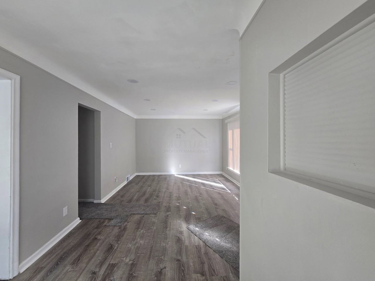 11741 W Parkway St - Photo 4 of 8