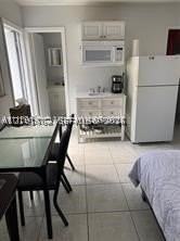 7121 Taft St #B - Photo 7 of 17