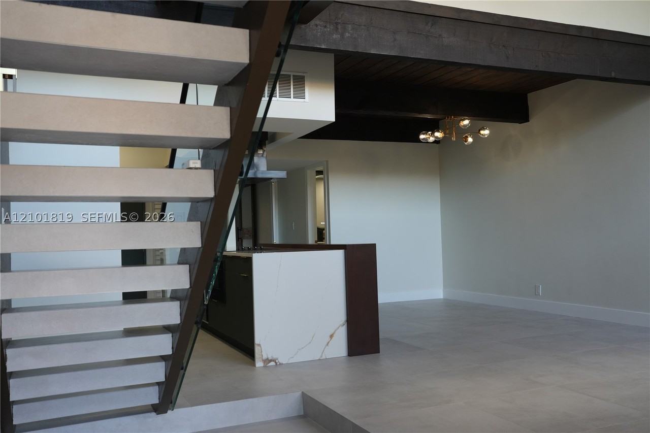 701 E Coco Plum Cir #8 - Photo 5 of 47