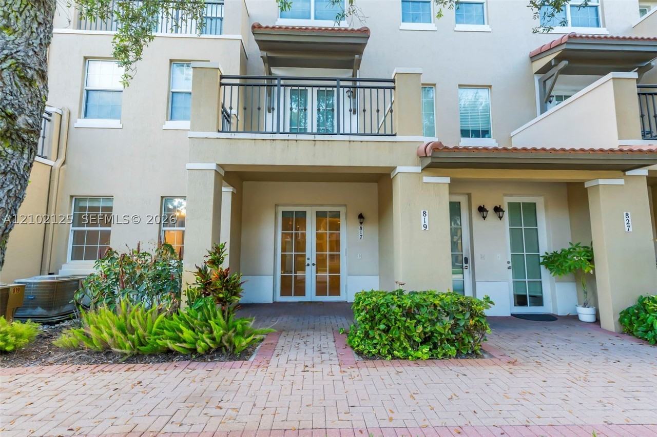 817 Sw 147th Ave #1404 - Photo 6 of 46