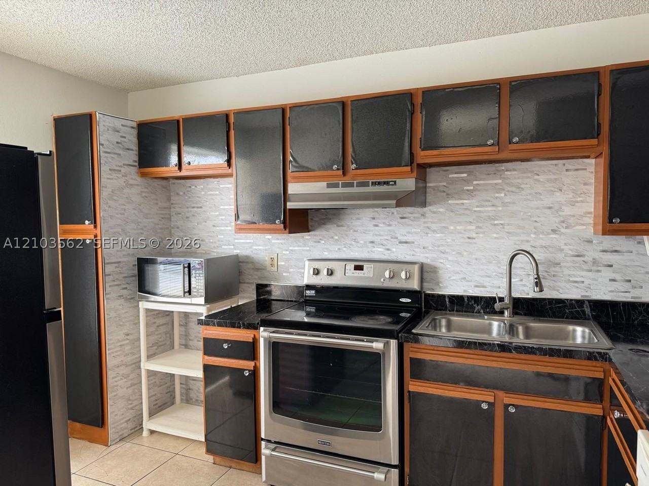 8111 Sw 21st Ct #8111 - Photo 2 of 9