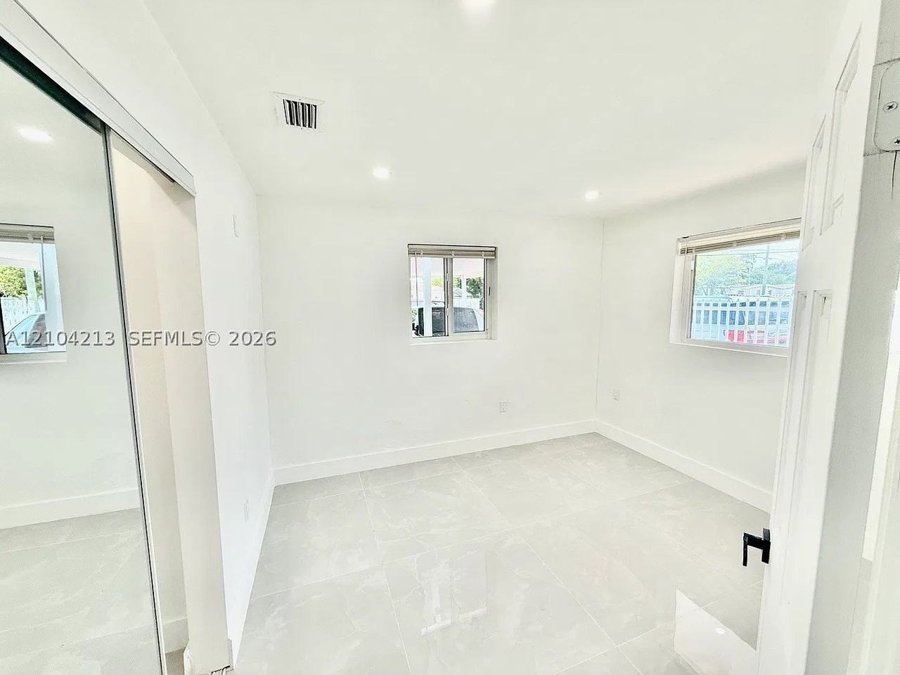 2885 Nw 56th St - Photo 4 of 5